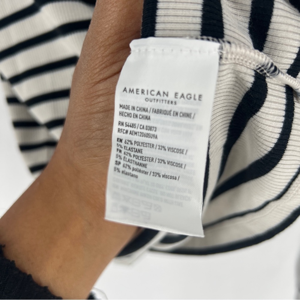 American Eagle Ribbed Black & White Striped Off-Shoulder Long Sleeve Crop Top L - Picture 6 of 12